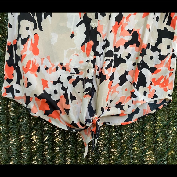 Tank Button Up Blouse - Picture 6 of 6